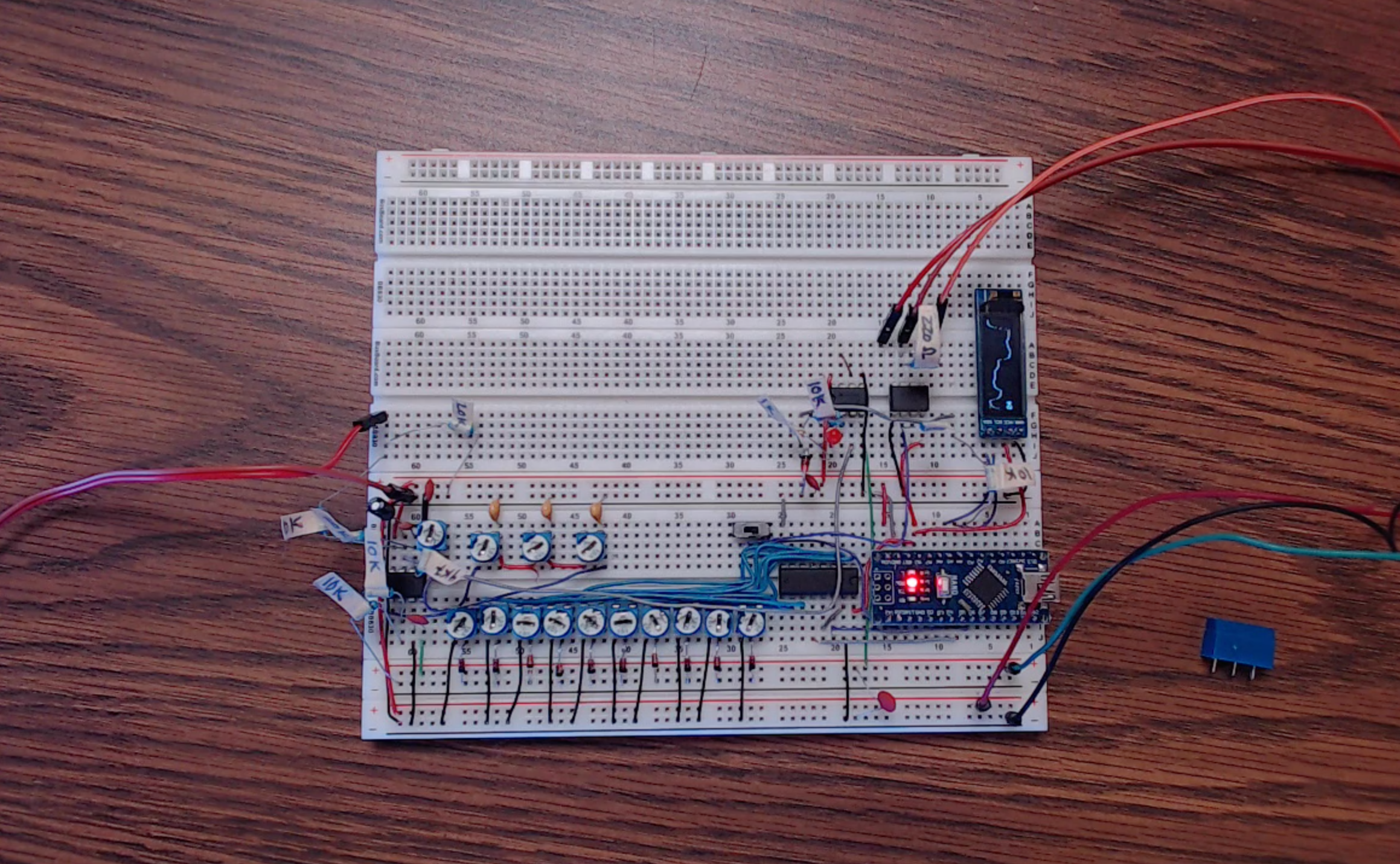 Waveform Generator on Breadboard